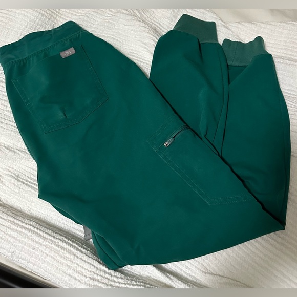 Figs Pants & Jumpsuits Figs Hunter Green Jogger Scrub Pants Poshmark